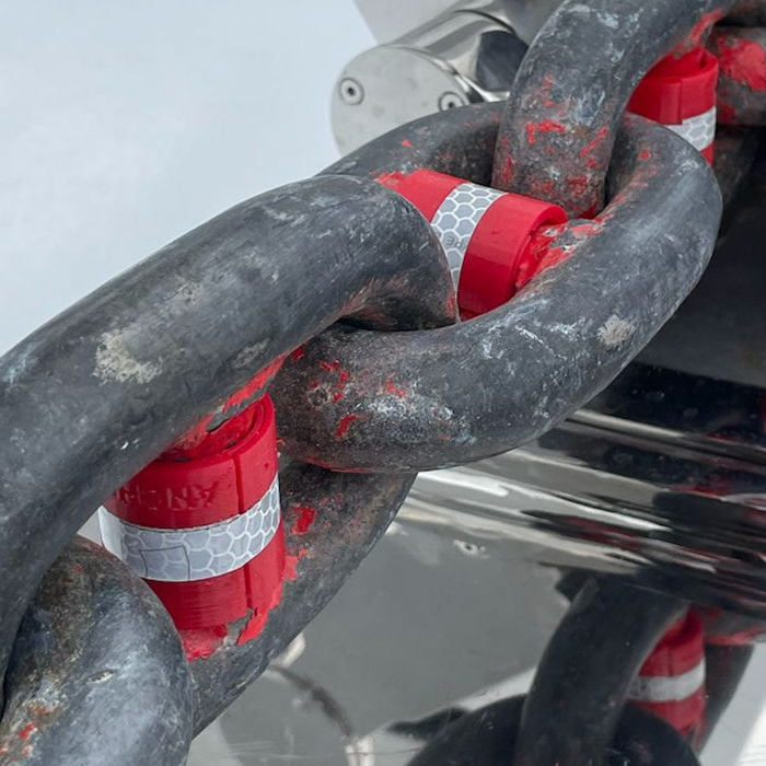 40mm stud link chain with red Anchoright markers and SOLAS reflective tape
